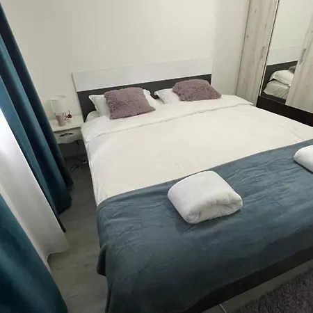 Apartment Londof Apartments- New Center *