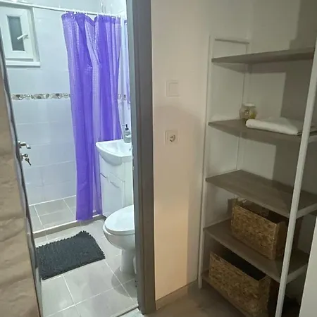 Londof Apartments- New Center *