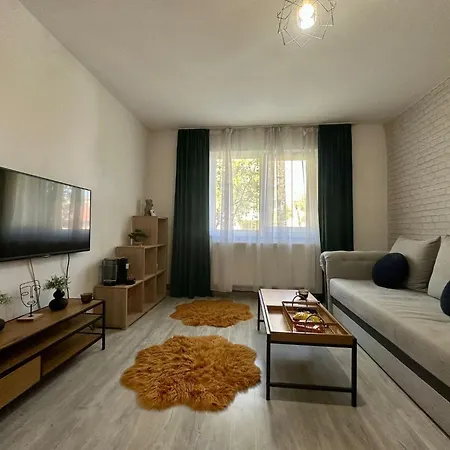 Apartment Londof Apartments- New Center