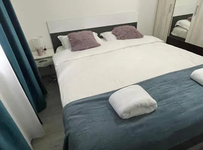 Apartment Londof Apartments- New Center *