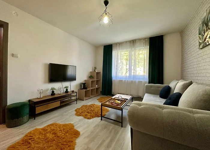 Londof Apartments- New Center Apartment